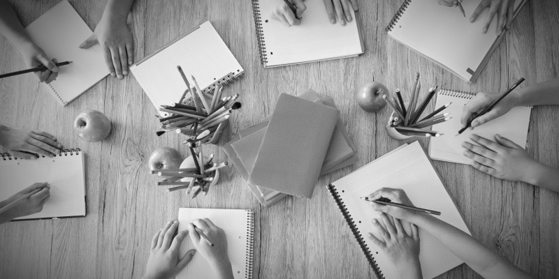 busy-students-one-table